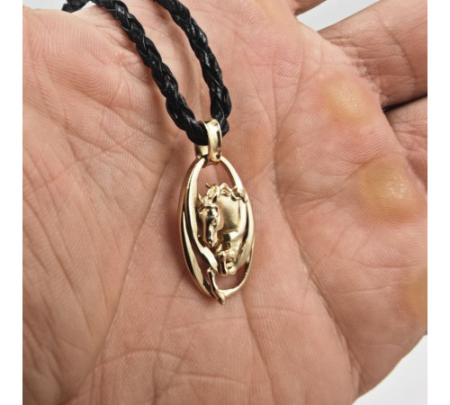 Лошадь Символ года золото