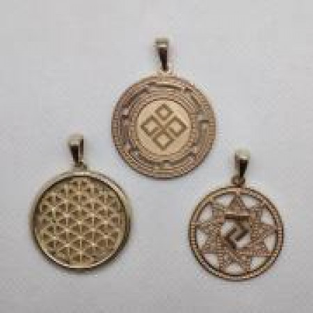 Как правильно очистить и зарядить славянские обереги