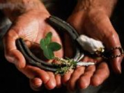 Амулеты и талисманы в повседневной жизни