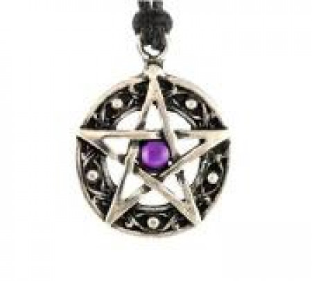 Амулеты и талисманы в повседневной жизни