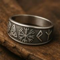 Серебряные кольца с символами защиты — как кусок луны на пальце превращается в щит от зависти, бед и инфошума